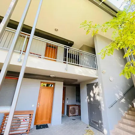 Colton Aranyhid - Outdoor Apartman