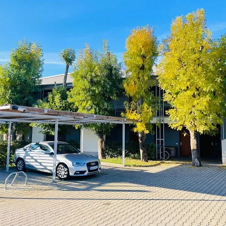 Colton Aranyhid - Outdoor Apartman *